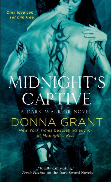 Midnight's captive / Donna Grant.