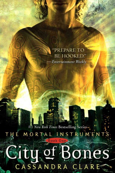 City of Bones v.1 : The Mortal Instruments / Cassandra Clare.
